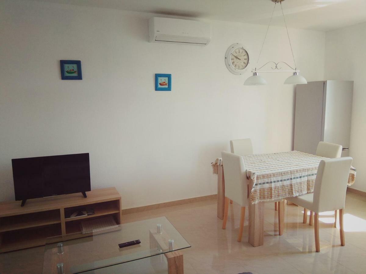 Apartman Postira Rot Esterno foto