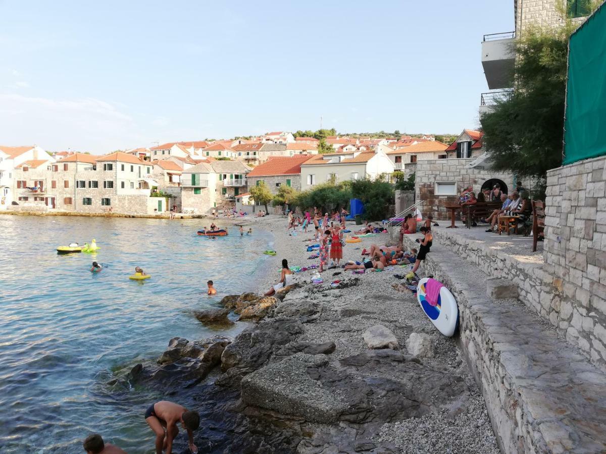 Apartman Postira Rot Esterno foto